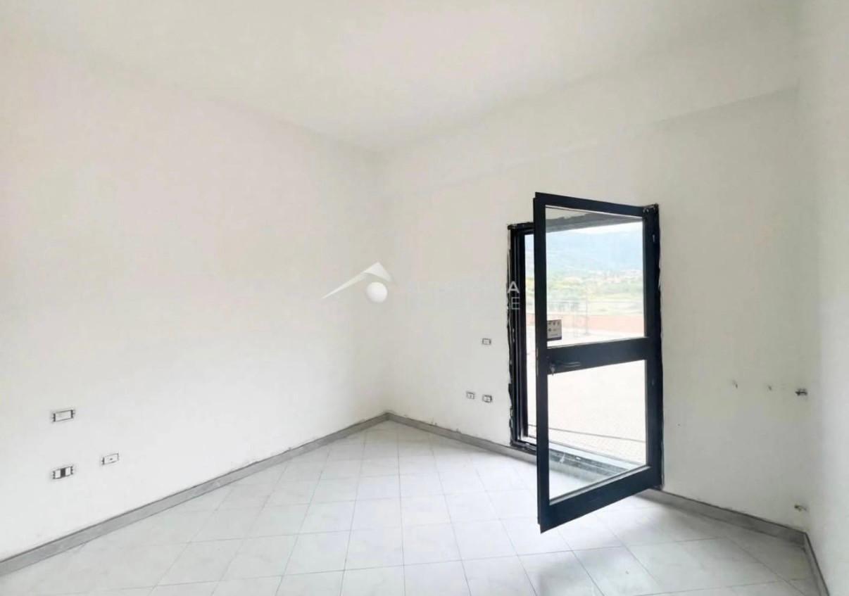 Quadrilocale con terrazzi a Calci