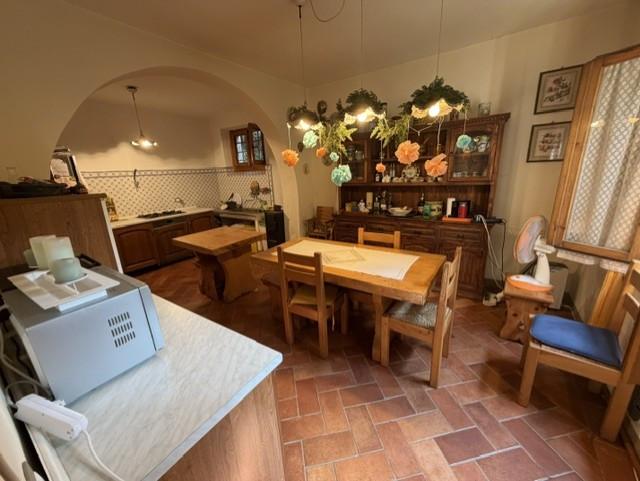 Casa indipendente con terrazzo a Calci