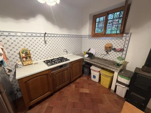 Casa indipendente con terrazzo a Calci