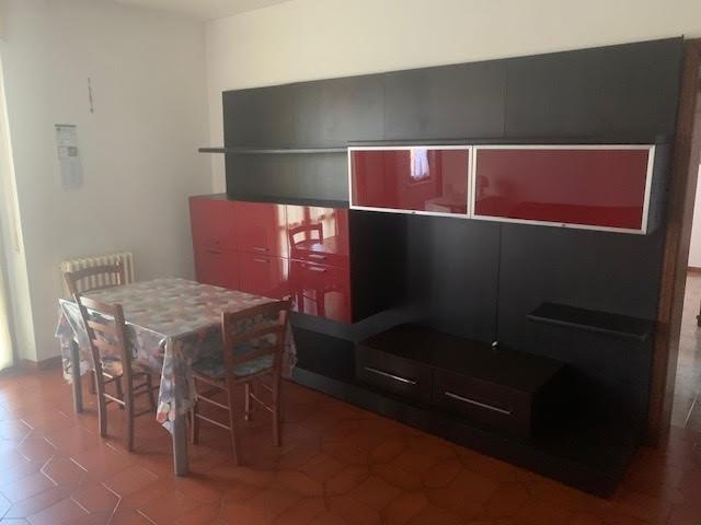 Bilocale arredato in affitto a Cascina