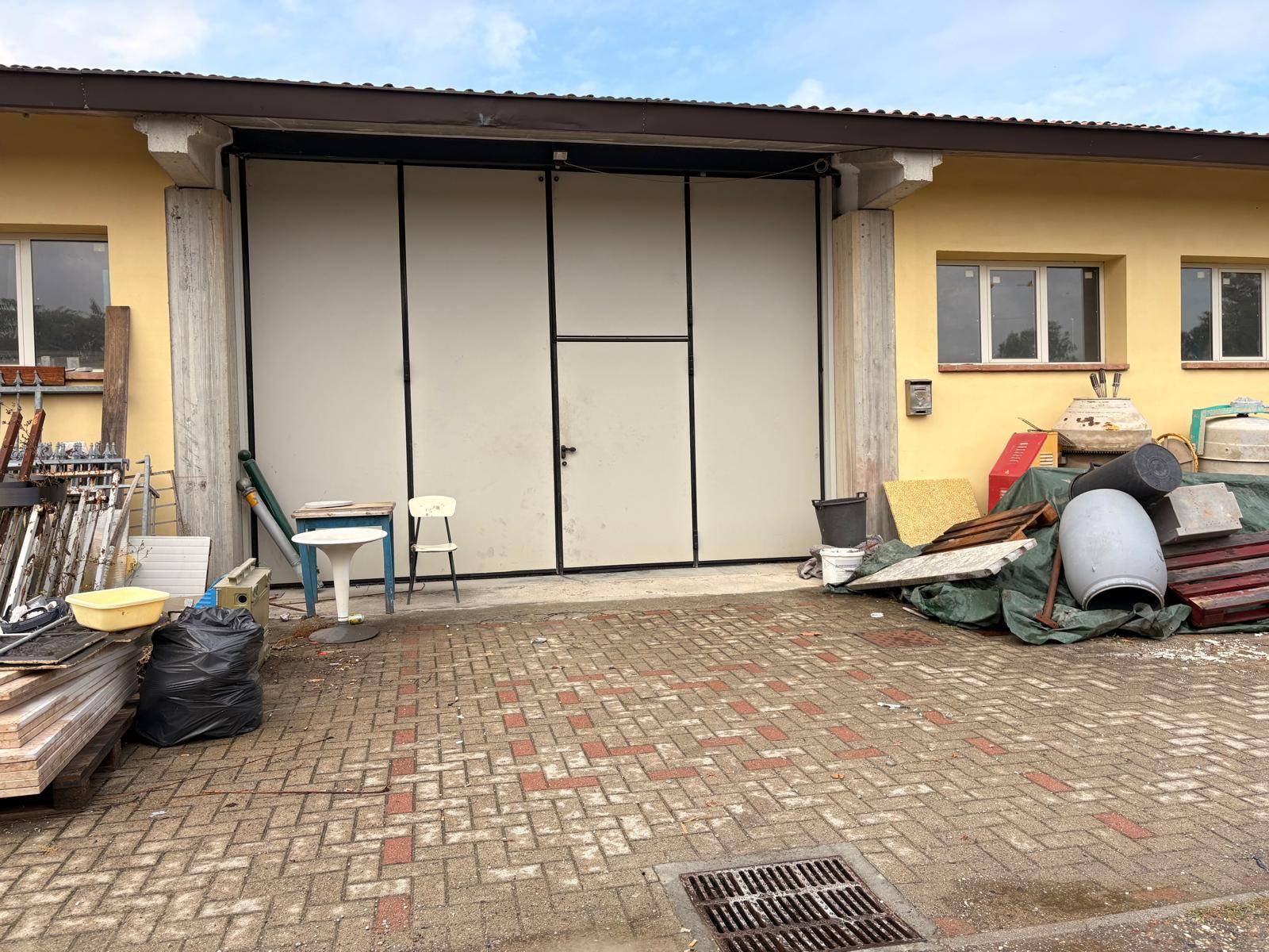 Capannone in vendita a Castelfranco Emilia, Casale California