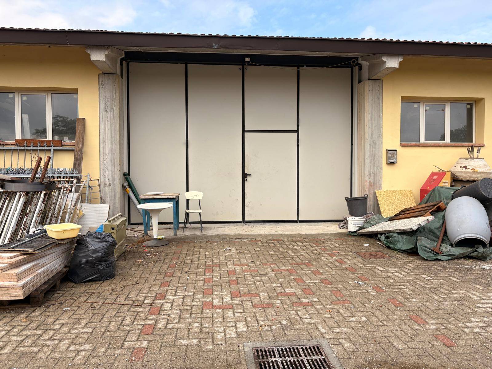 Capannone in vendita a Castelfranco Emilia, Casale California