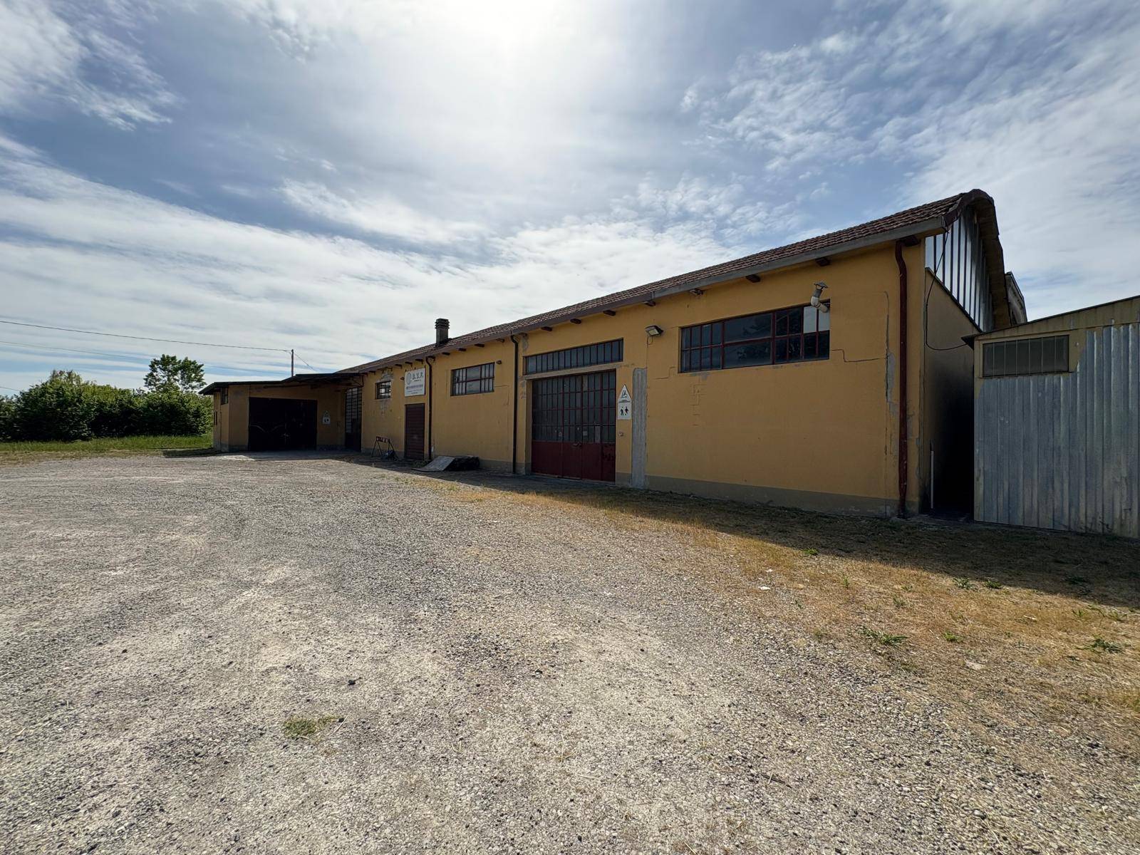 Locale commerciale in vendita a Castelfranco Emilia, Riolo
