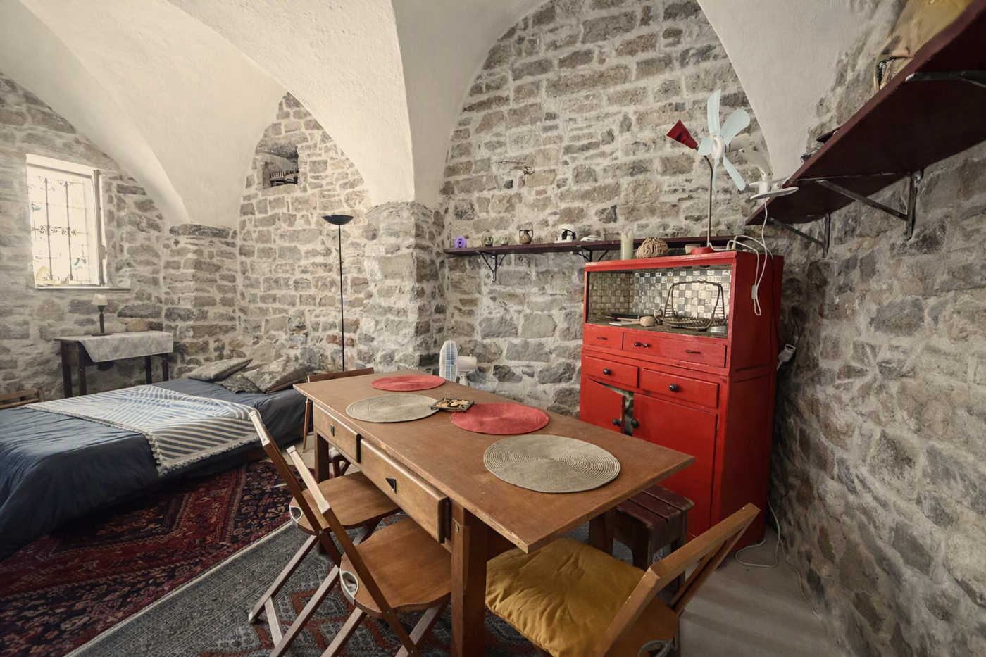 Trilocale da ristrutturare a San Remo