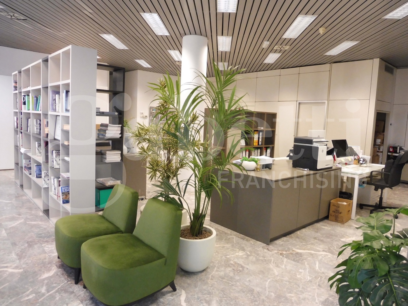 Ufficio con box doppio a Pozzoleone