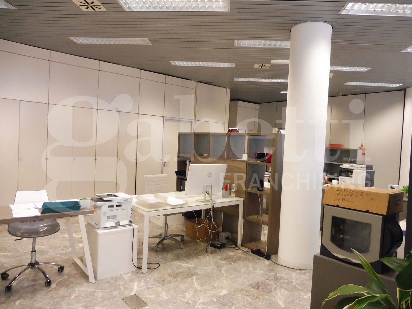 Ufficio con box doppio a Pozzoleone