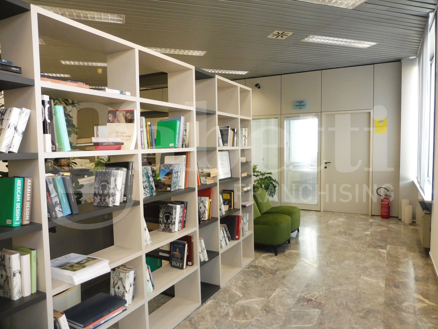 Ufficio con box doppio a Pozzoleone