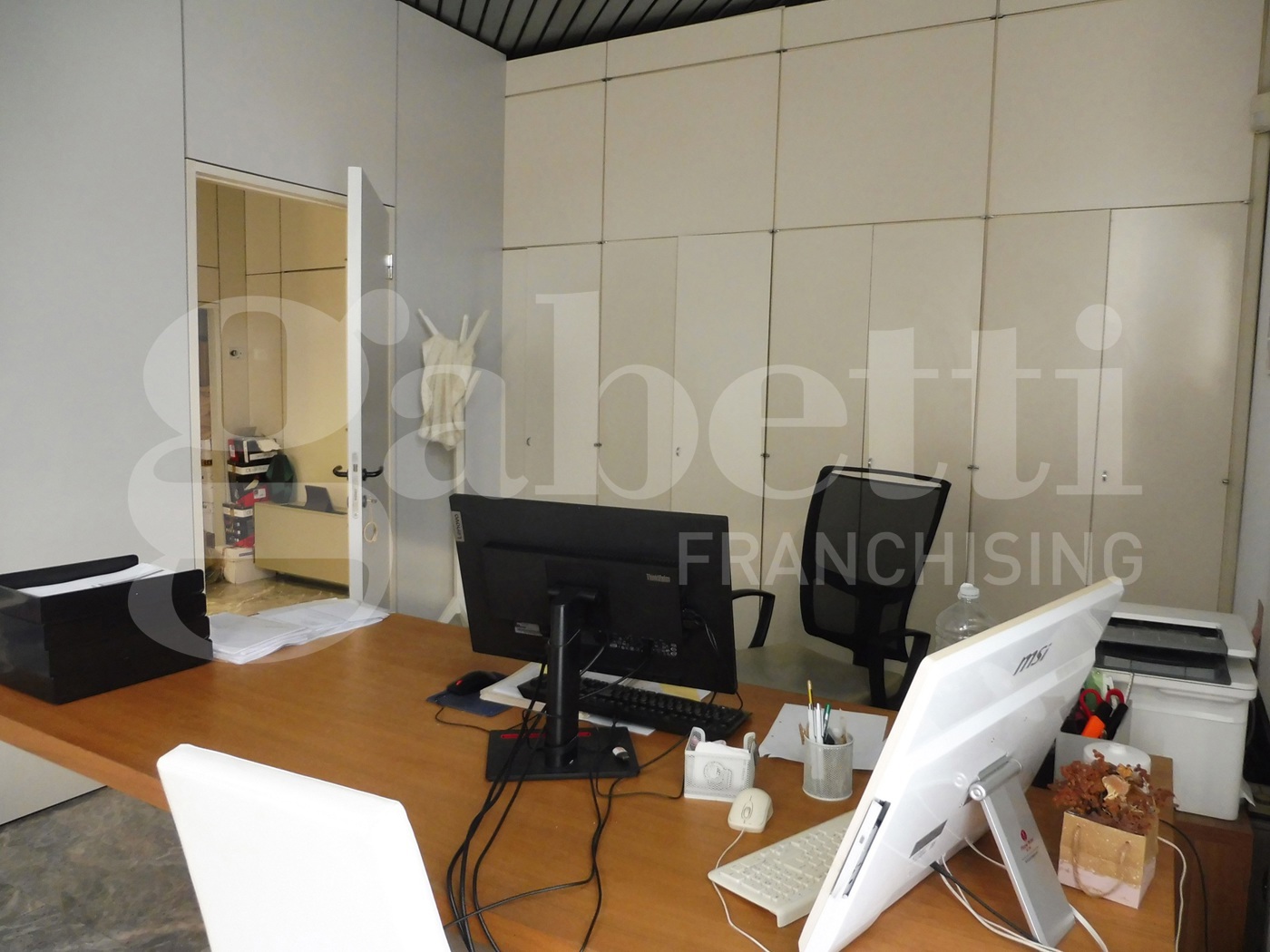 Ufficio con box doppio a Pozzoleone