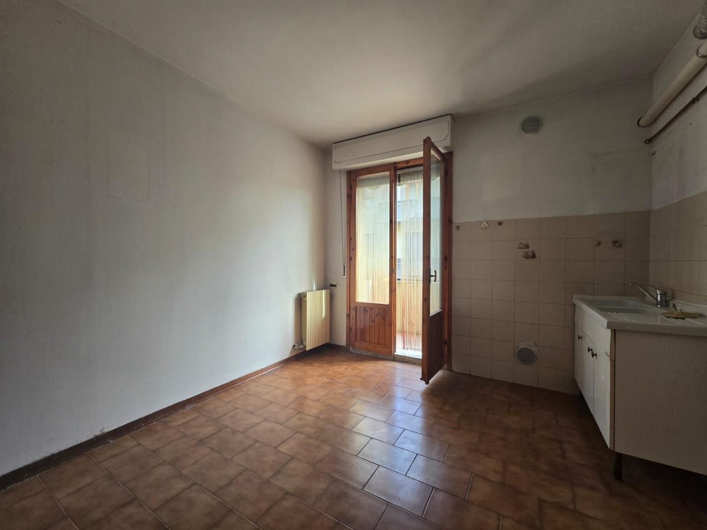 Trilocale da ristrutturare a Colle di Val d'Elsa