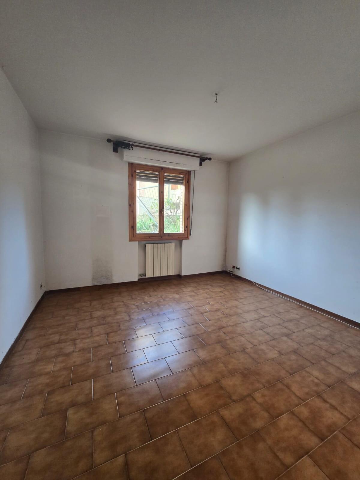 Trilocale da ristrutturare a Colle di Val d'Elsa