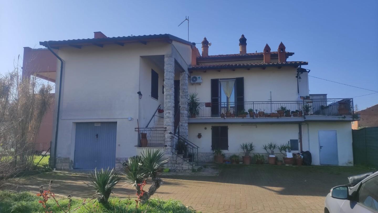 Casa indipendente con giardino a Torrita di Siena