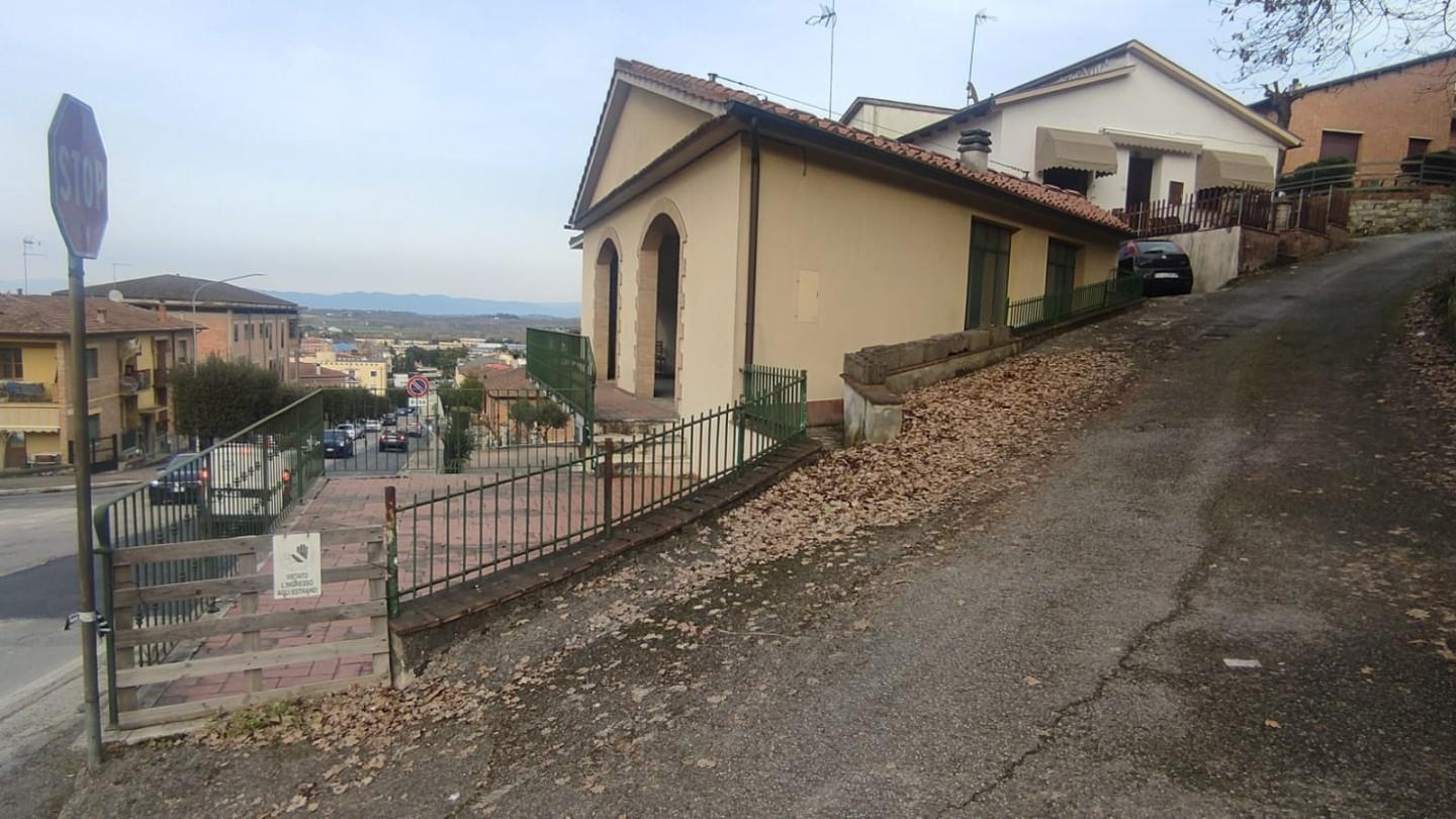 Casa indipendente da ristrutturare a Sinalunga
