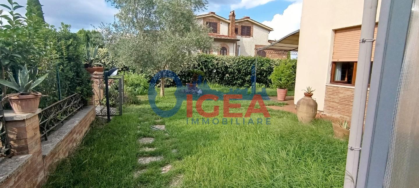 Villa Trifamiliari con giardino, Monteriggioni montarioso