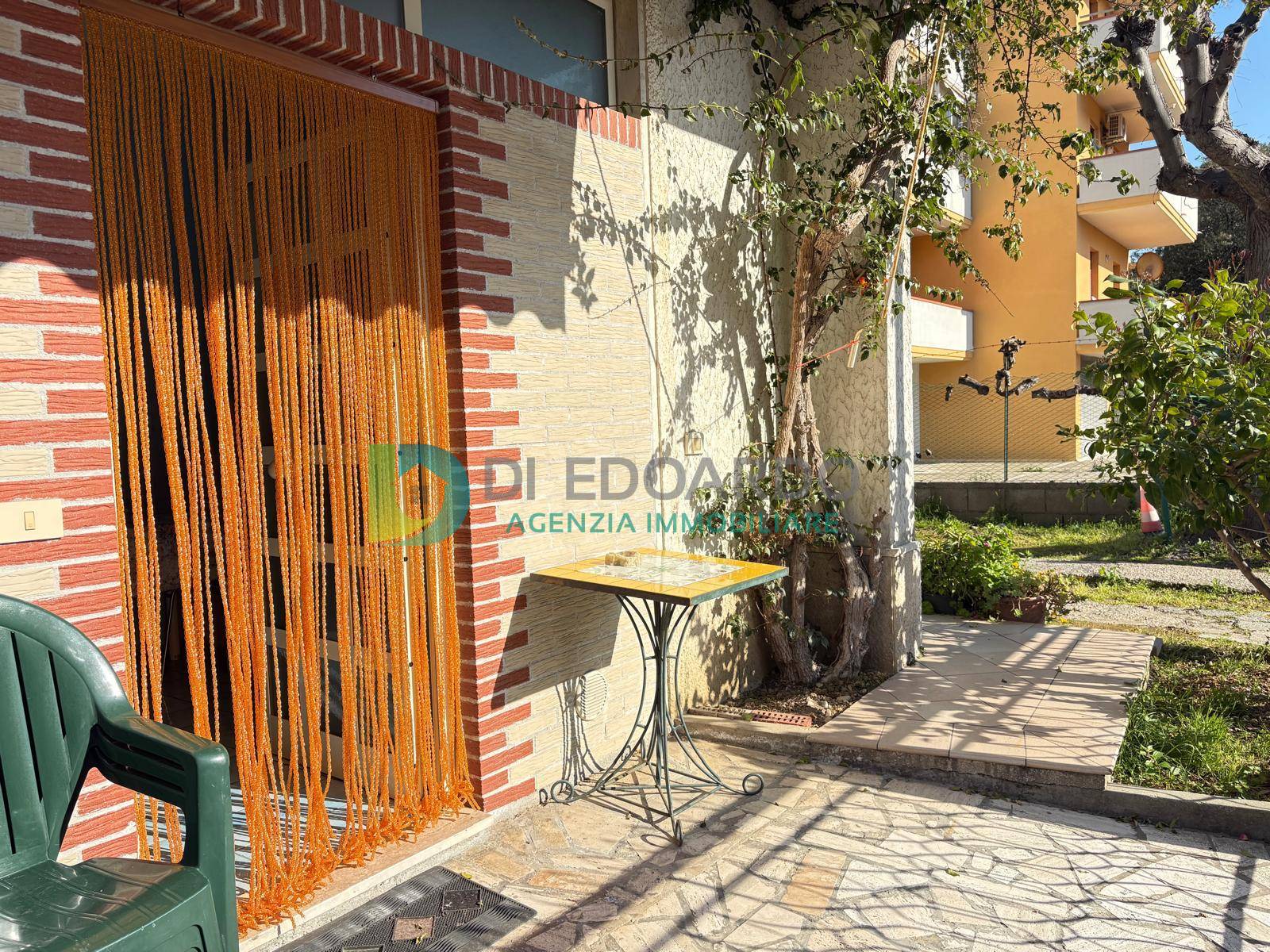 Locale uso ufficio in vendita a Martinsicuro, Zona Mare
