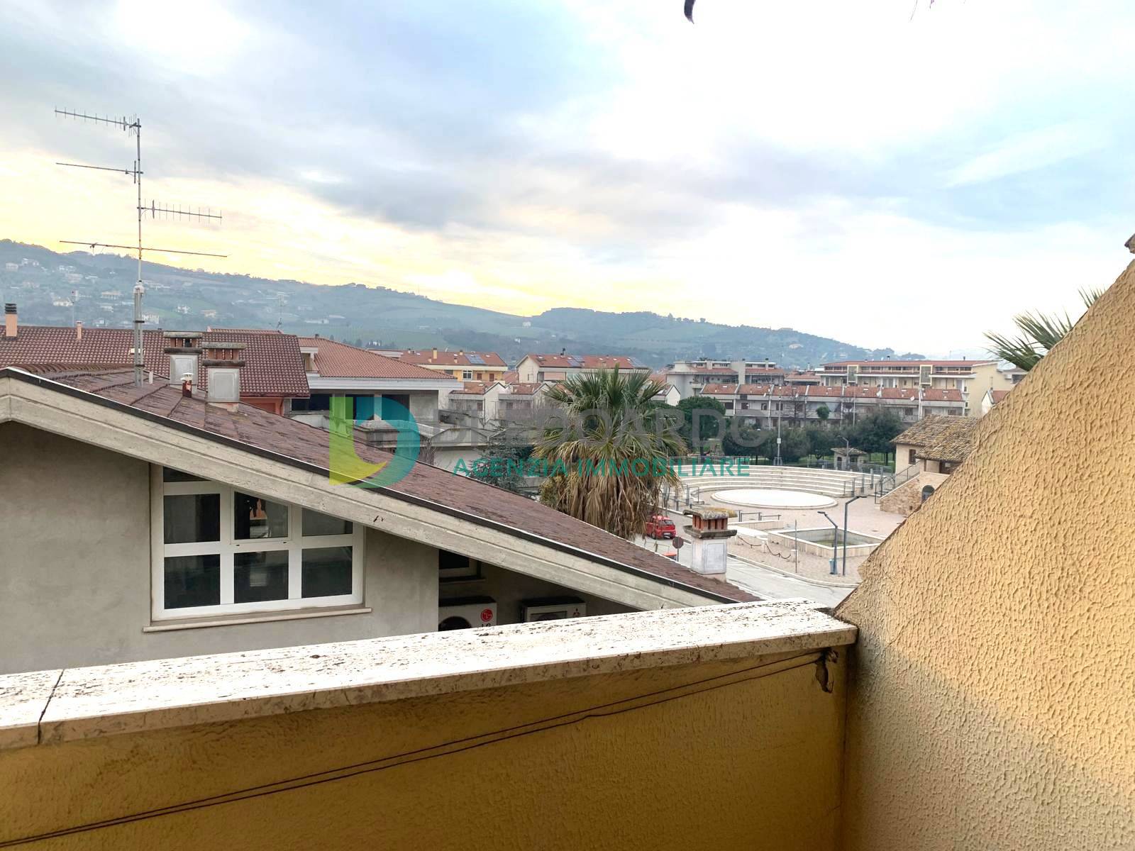 Appartamento in vendita a Martinsicuro, Zona Centrale