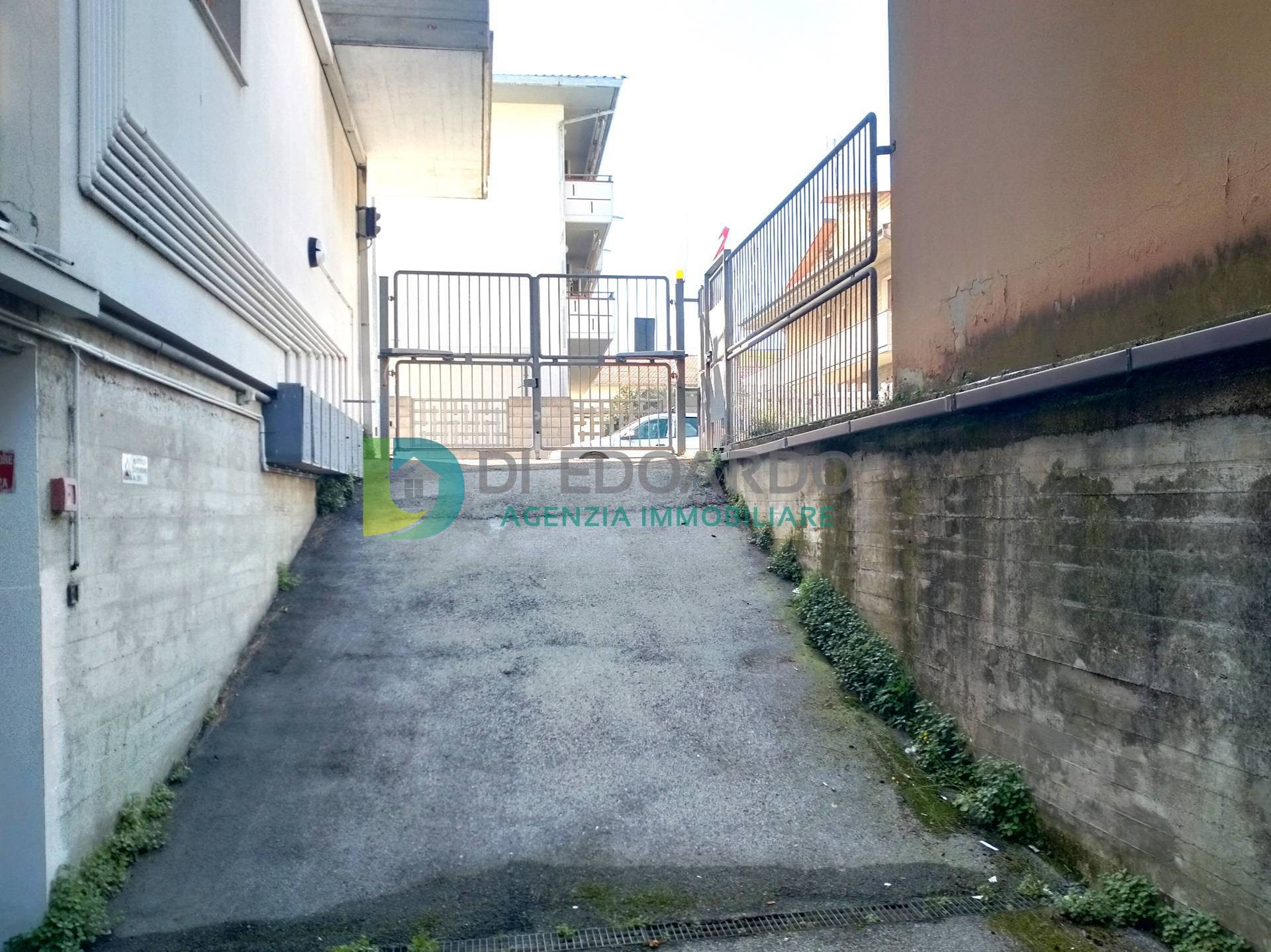 Box o garage in vendita a Martinsicuro, Zona Nord