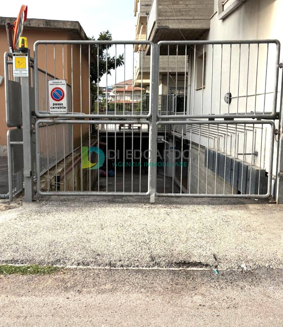 Box o garage in vendita a Martinsicuro, Zona Nord