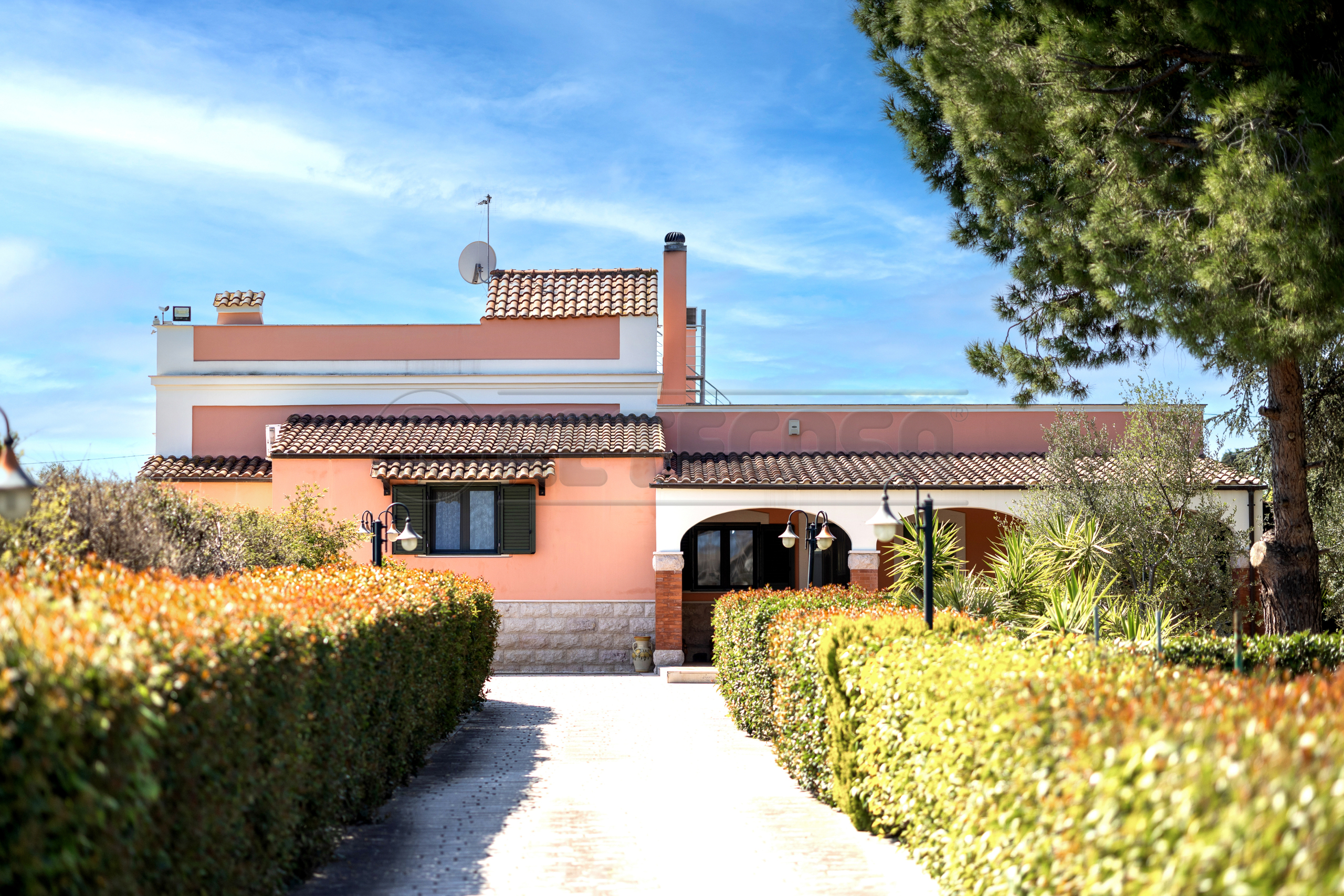 Villa con terrazzo in via crosta 9, Bisceglie