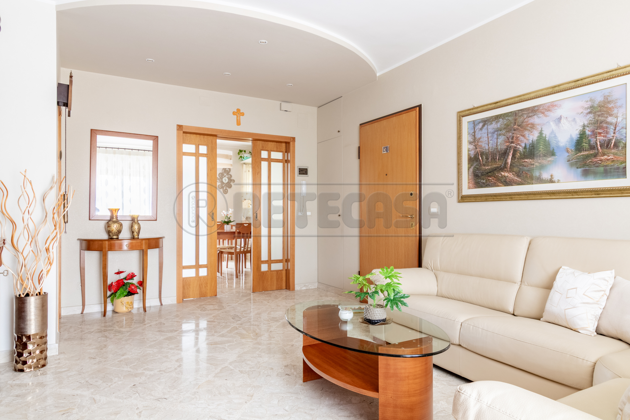 Trilocale con box in via sacerdote giovanni di leo 45, Bisceglie