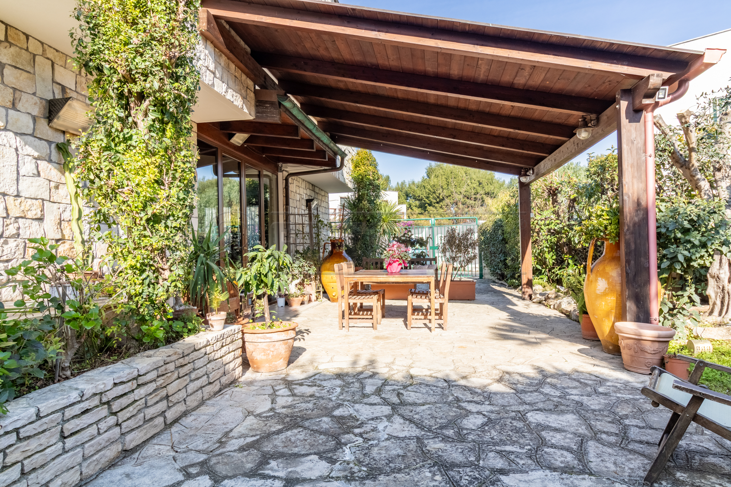Casa indipendente con giardino in via mediterraneo 8, Bisceglie