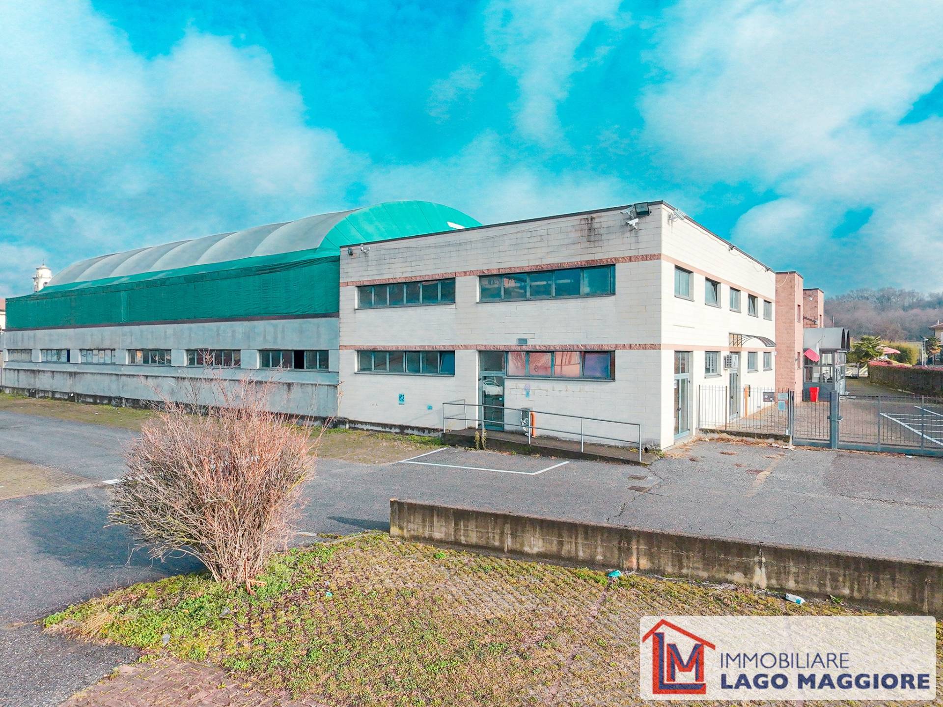 Locale commerciale in vendita a Brebbia