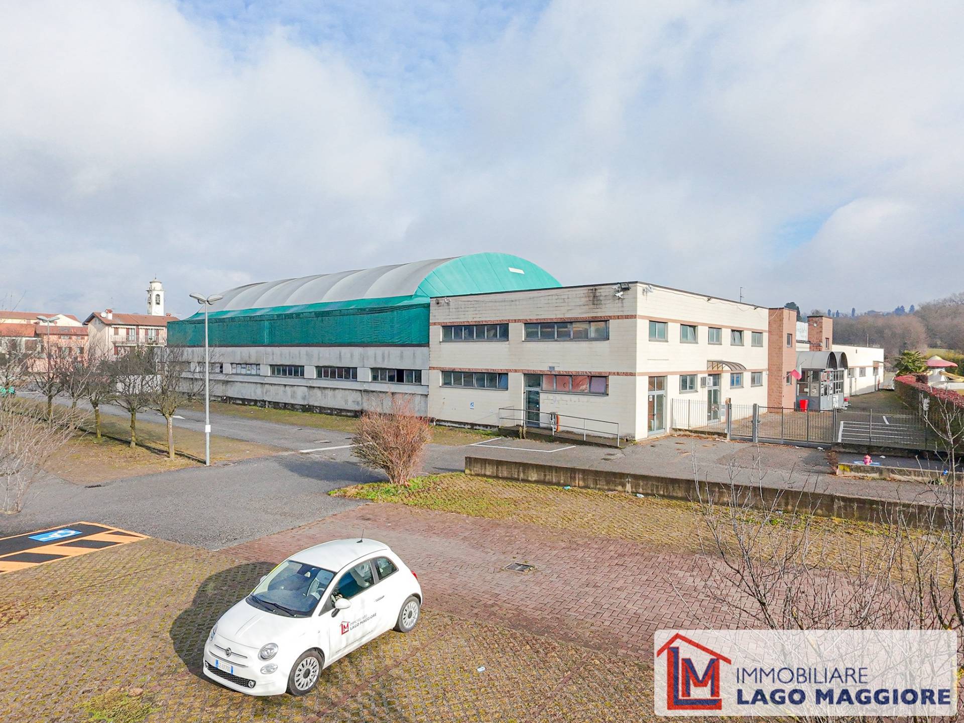 Locale commerciale in vendita a Brebbia