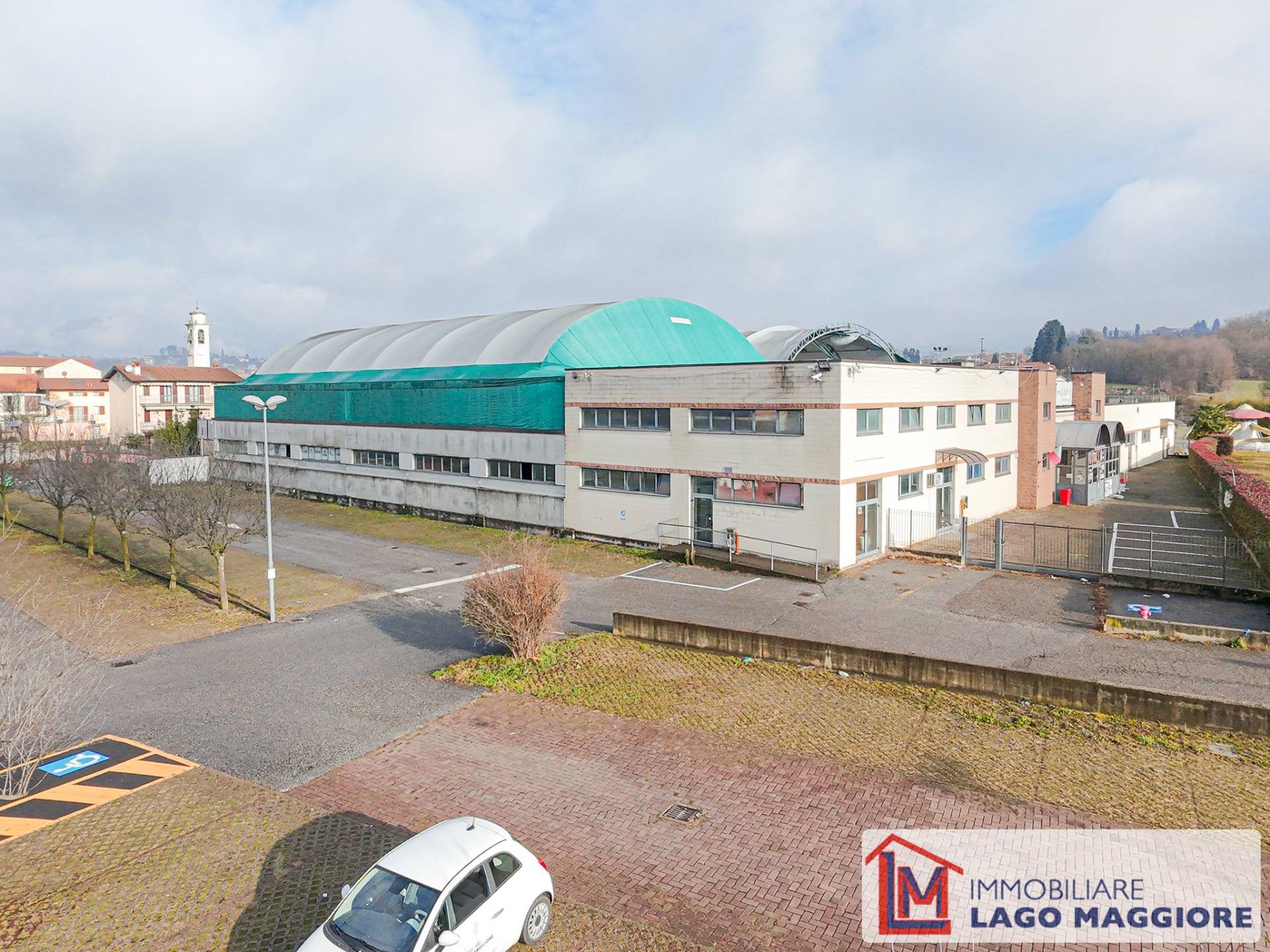 Locale commerciale in vendita a Brebbia