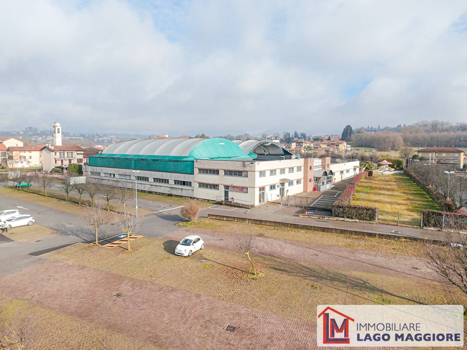 Locale commerciale in vendita a Brebbia
