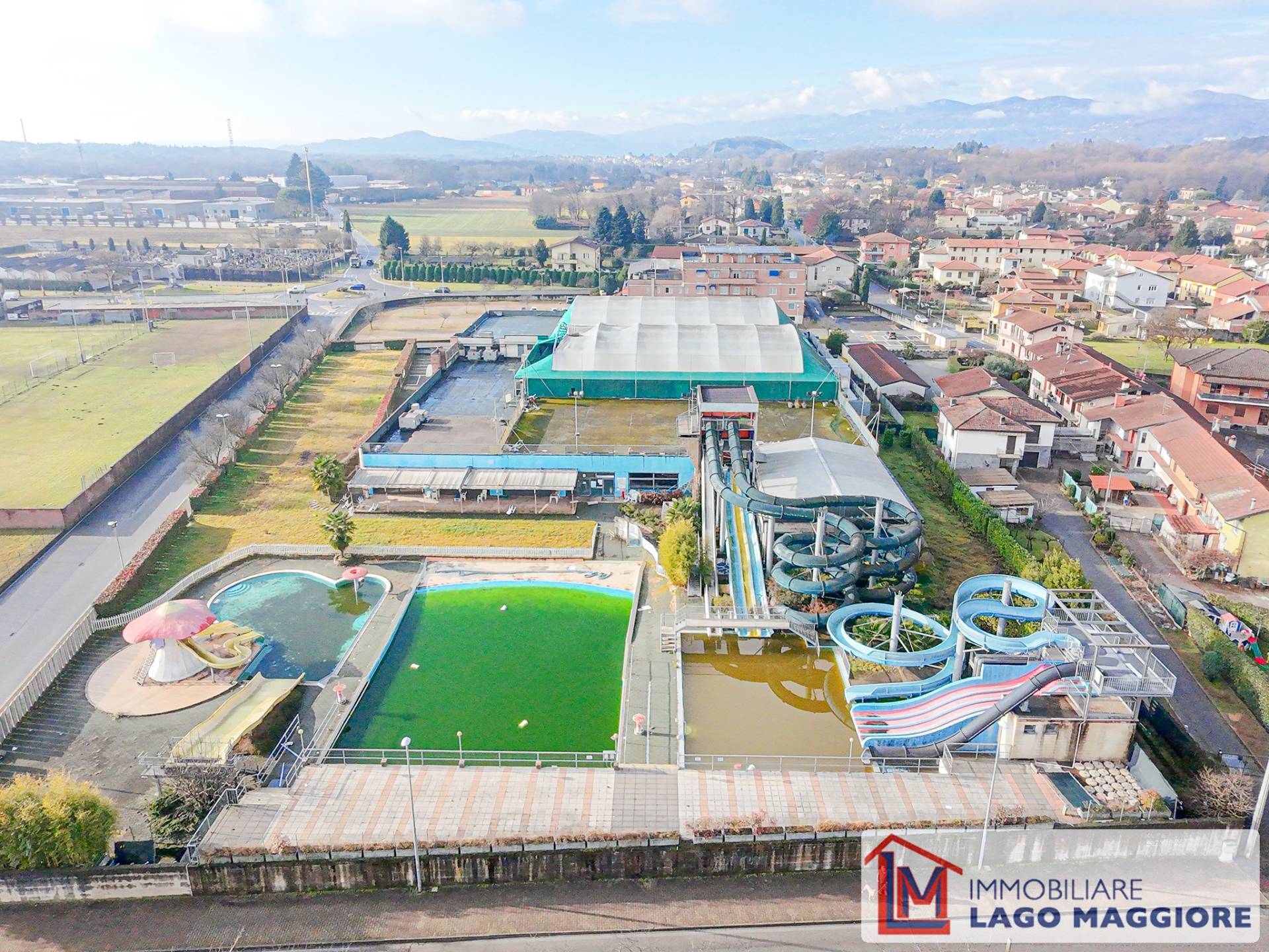 Locale commerciale in vendita a Brebbia