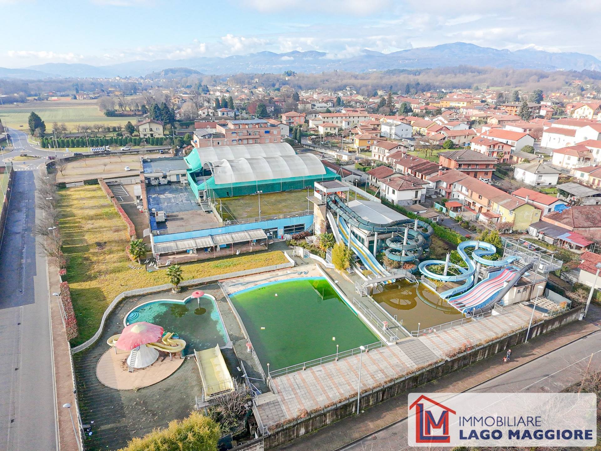 Locale commerciale in vendita a Brebbia