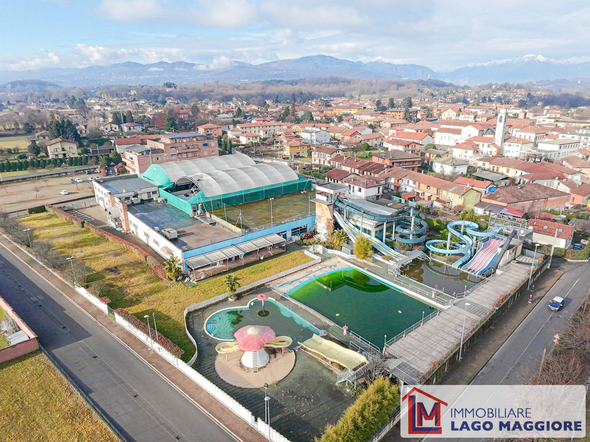 Locale commerciale in vendita a Brebbia