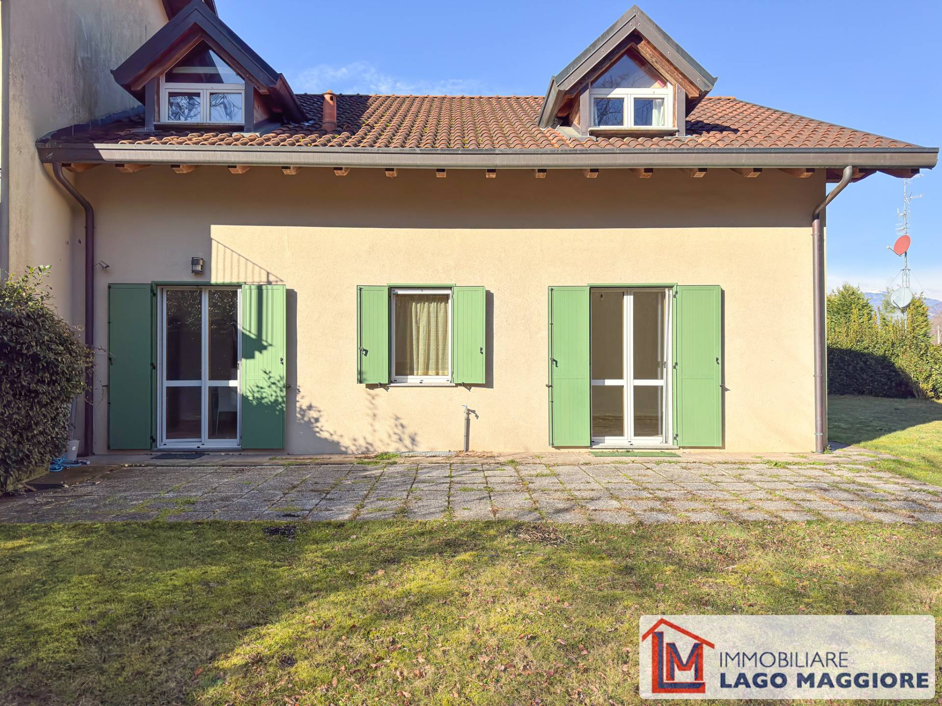 Villa in vendita a Ispra