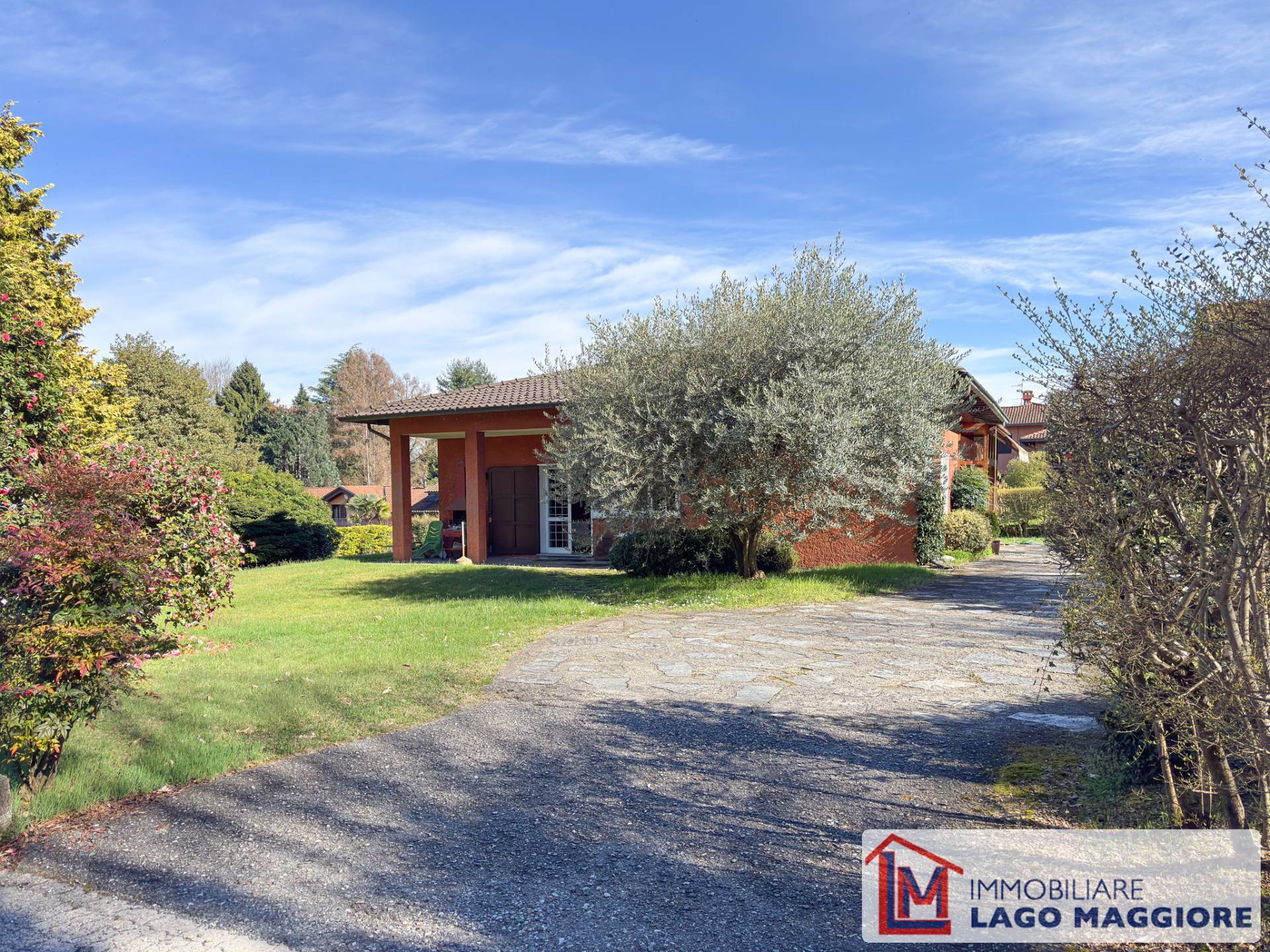 Villa in vendita a Ranco