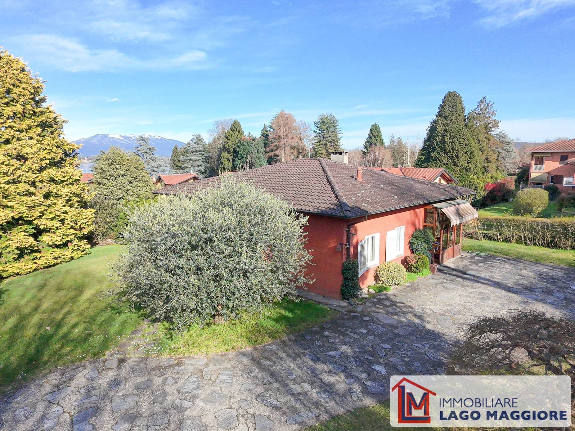 Villa in vendita a Ranco