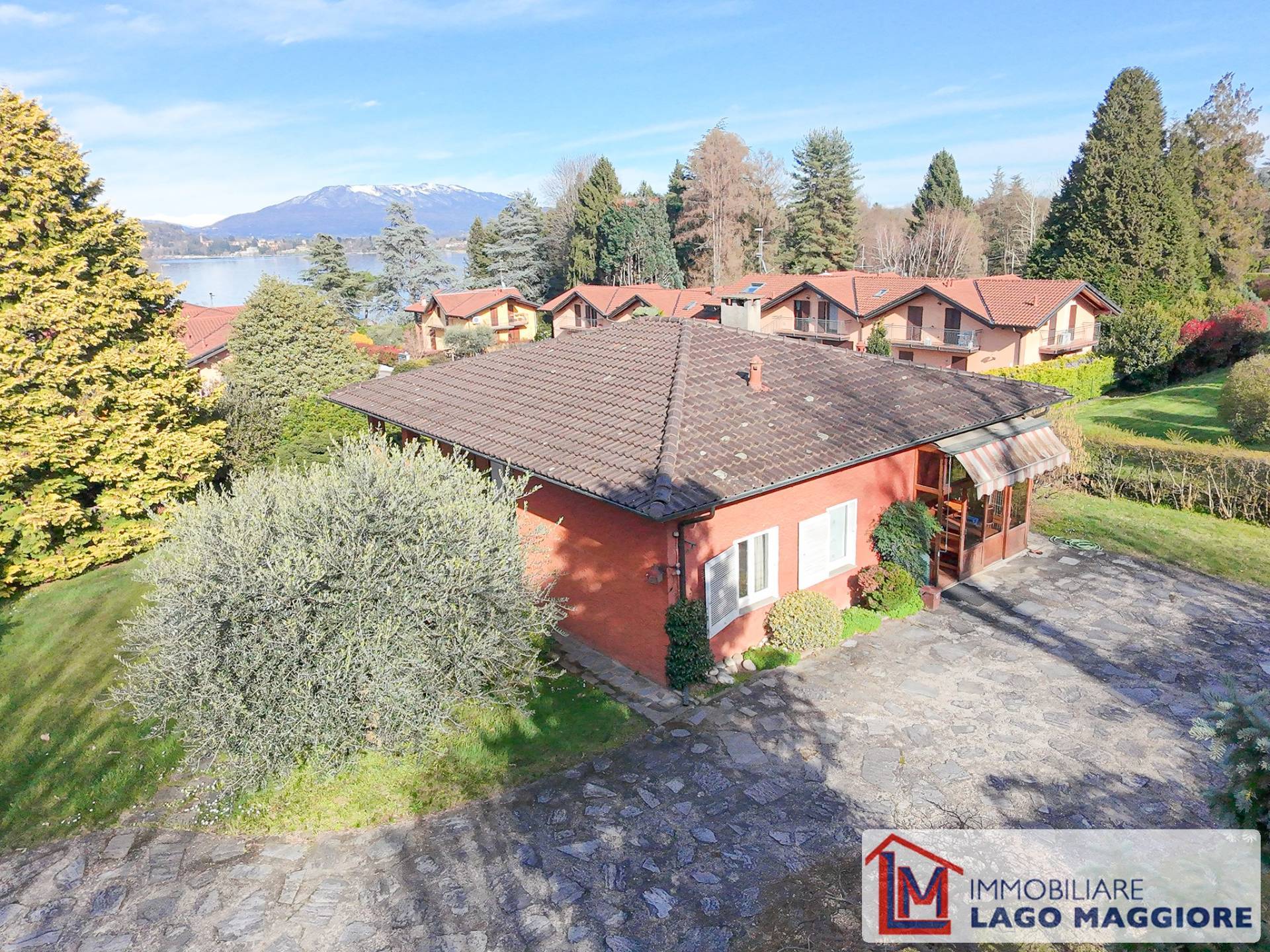 Villa in vendita a Ranco