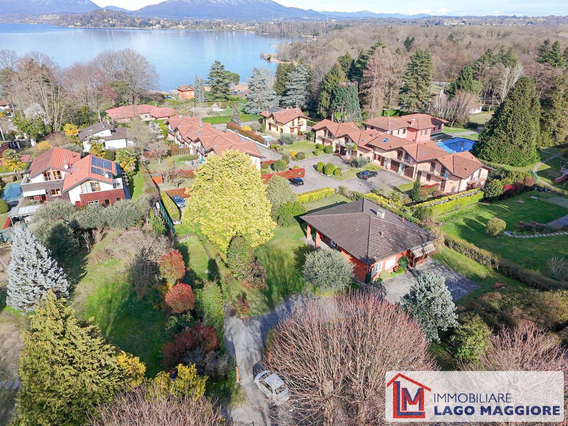 Villa in vendita a Ranco