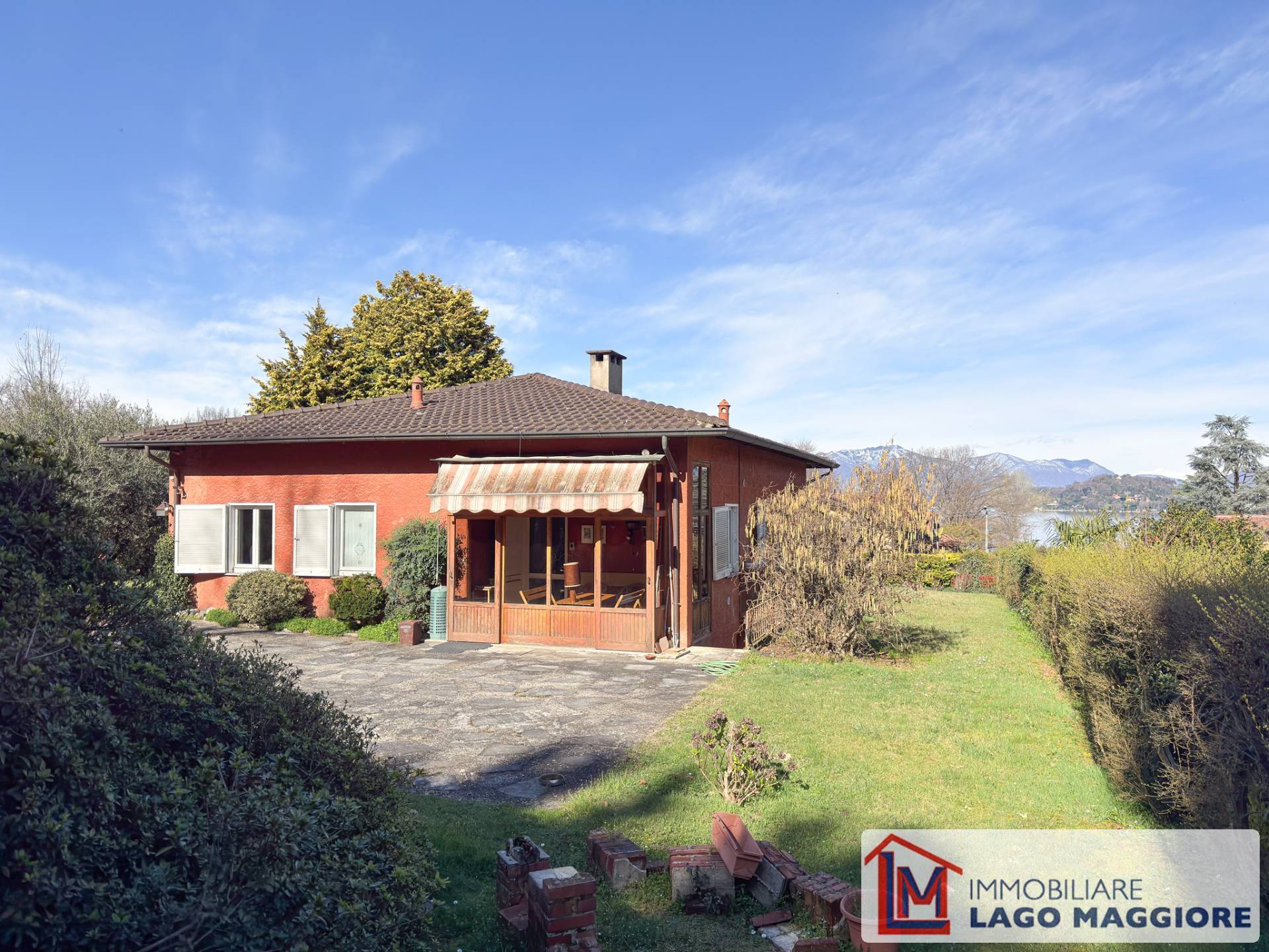 Villa in vendita a Ranco