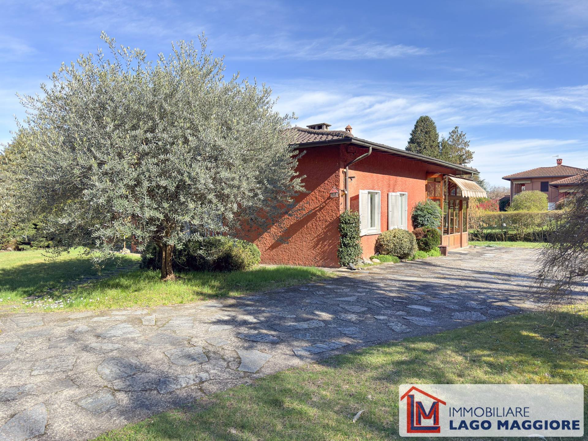 Villa in vendita a Ranco
