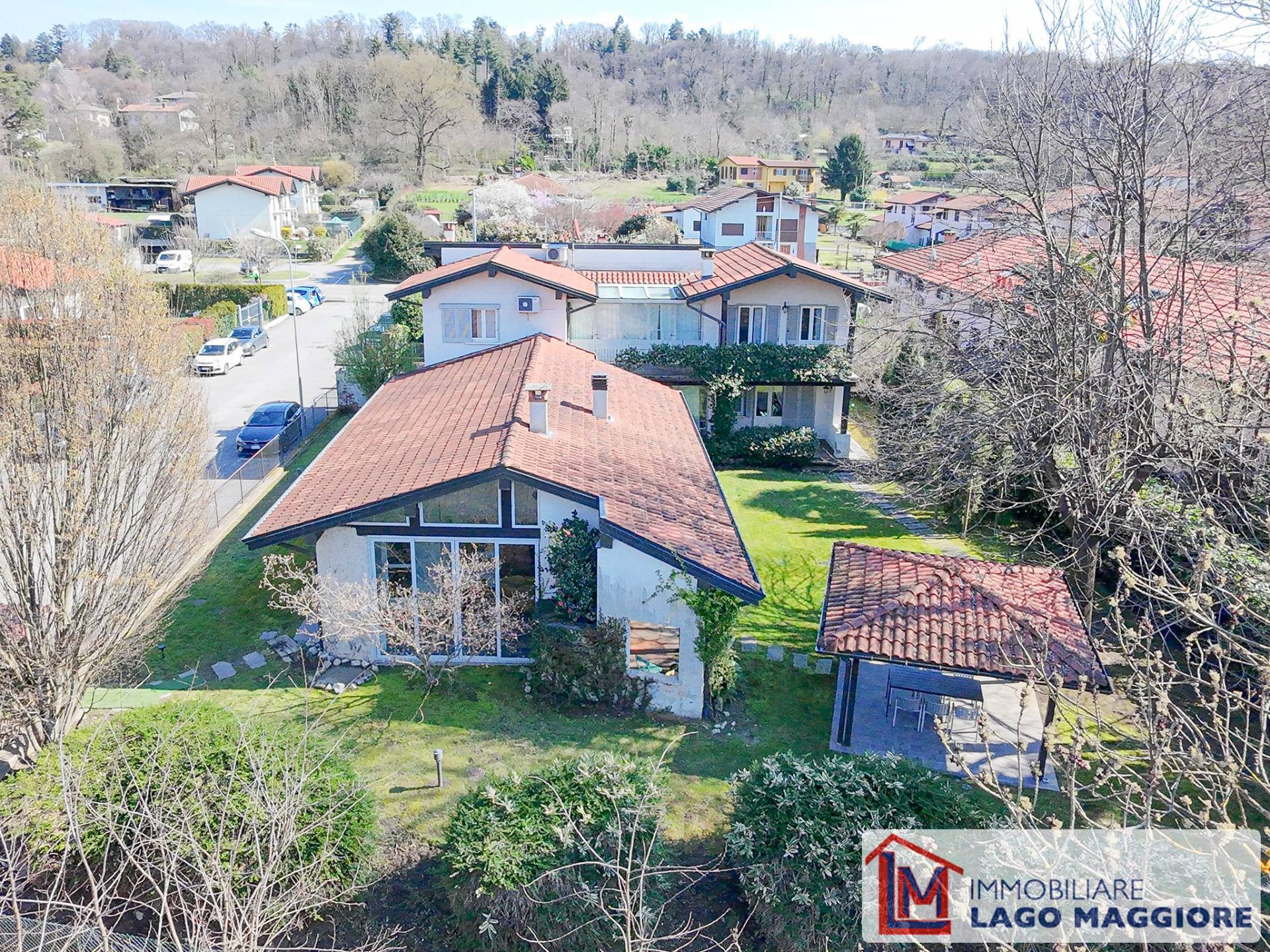 Villa in vendita a Travedona-Monate