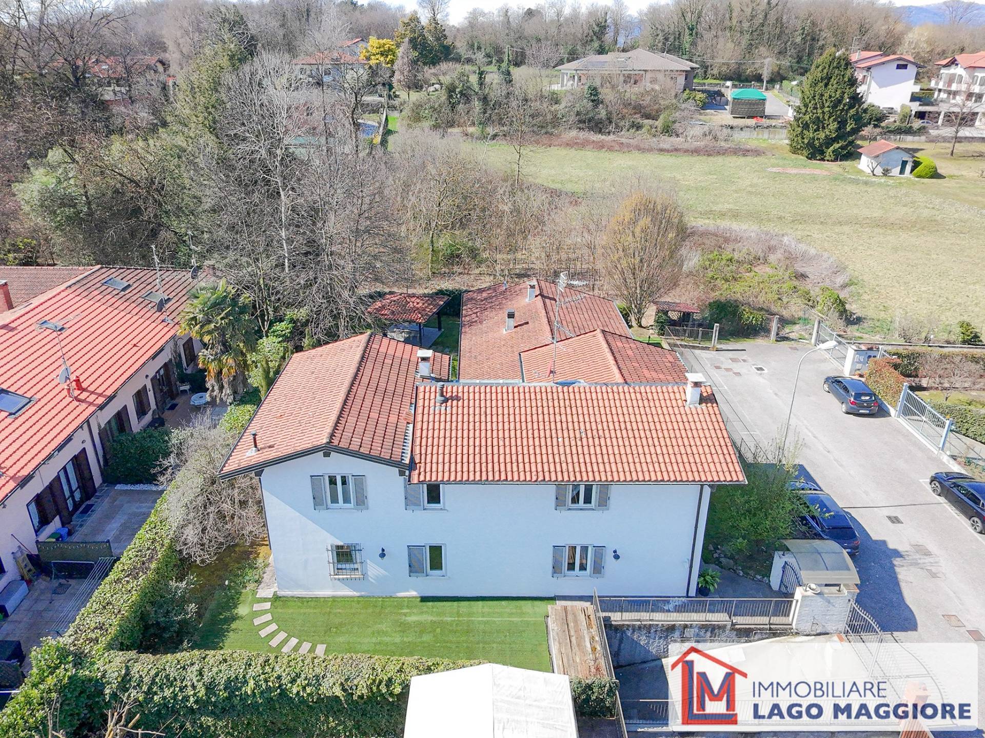 Villa in vendita a Travedona-Monate