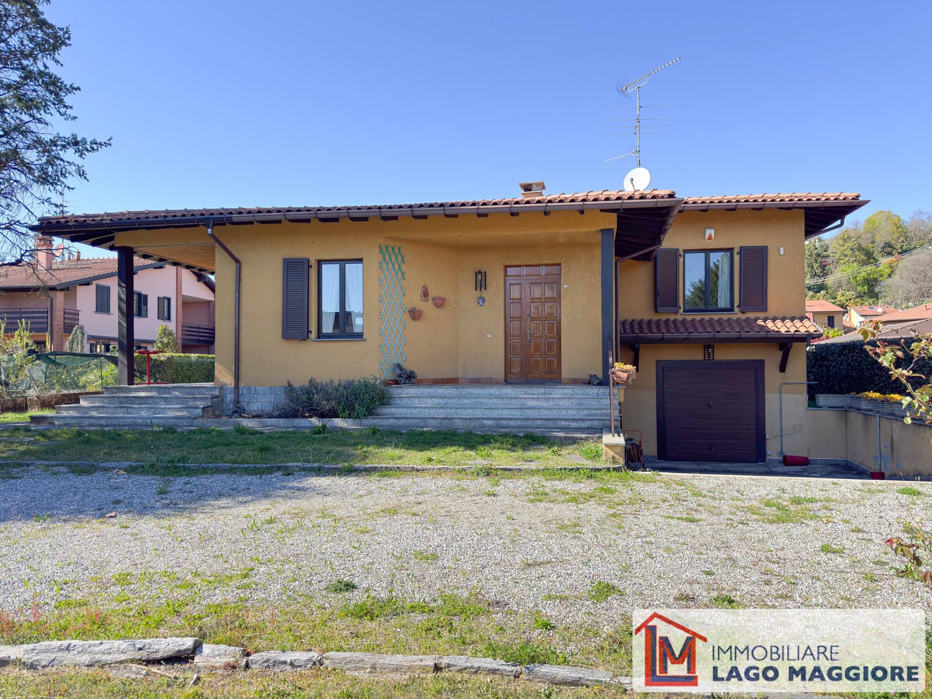 Villa in vendita a Ispra
