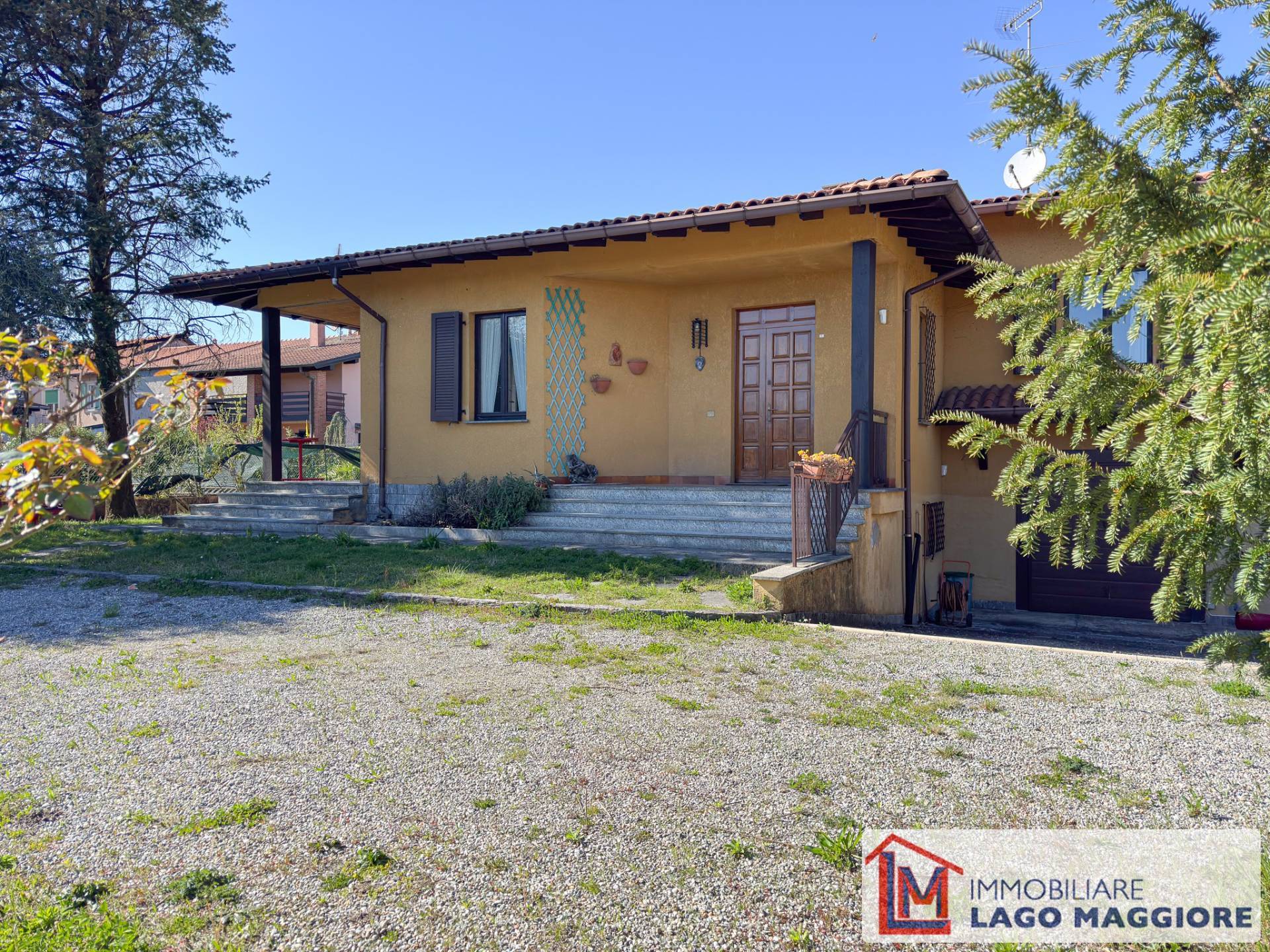 Villa in vendita a Ispra