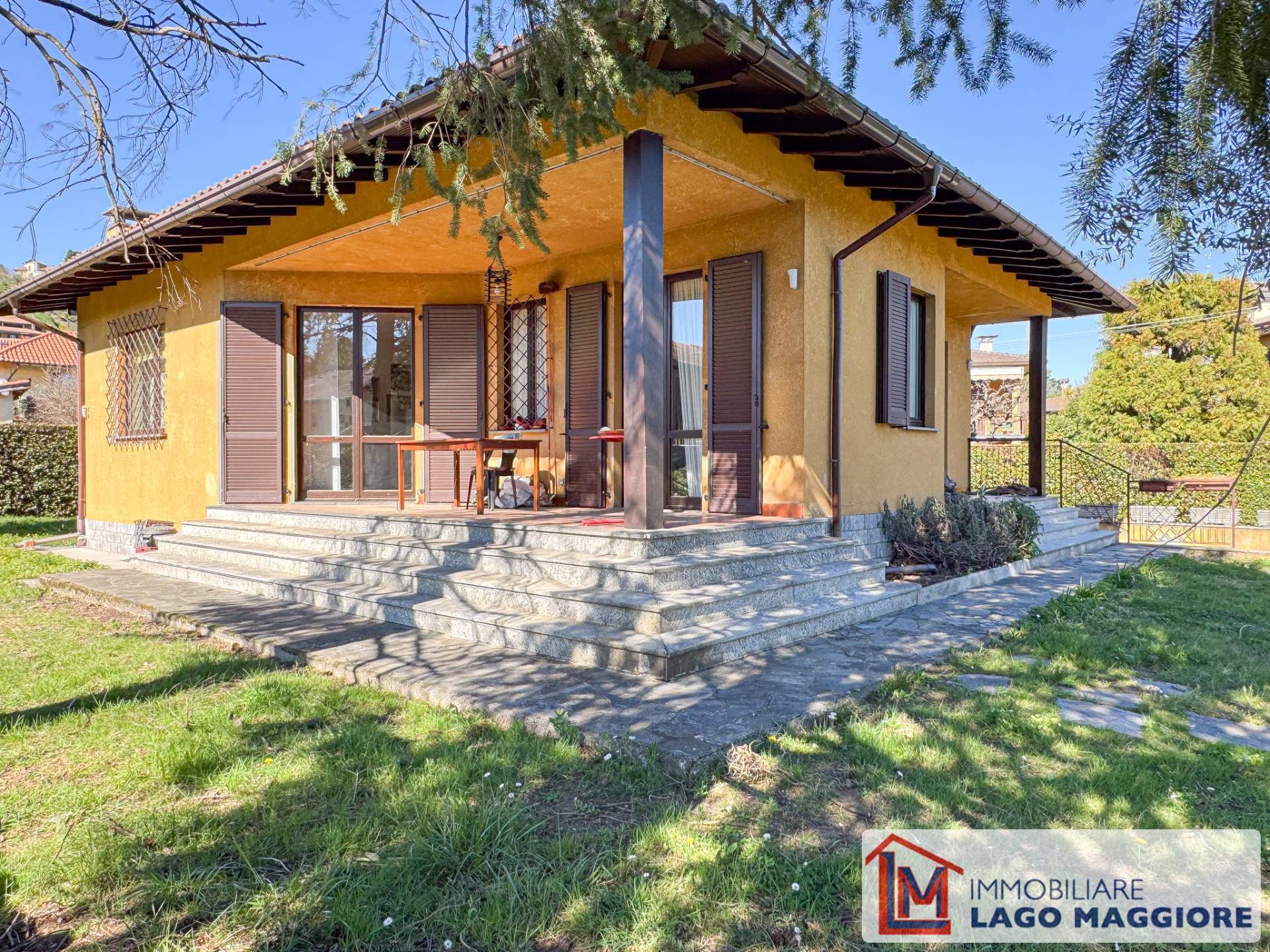 Villa in vendita a Ispra