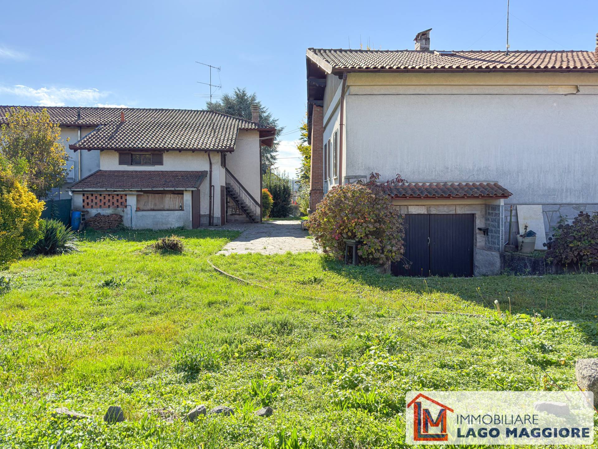 Villa in vendita a Sesto Calende