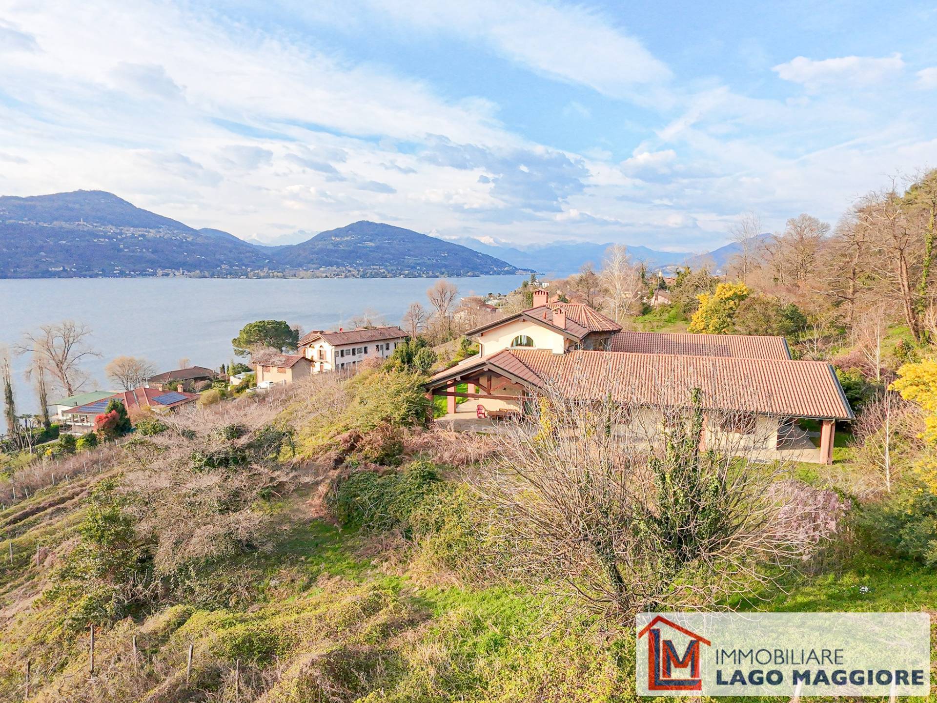 Villa in vendita a Ranco