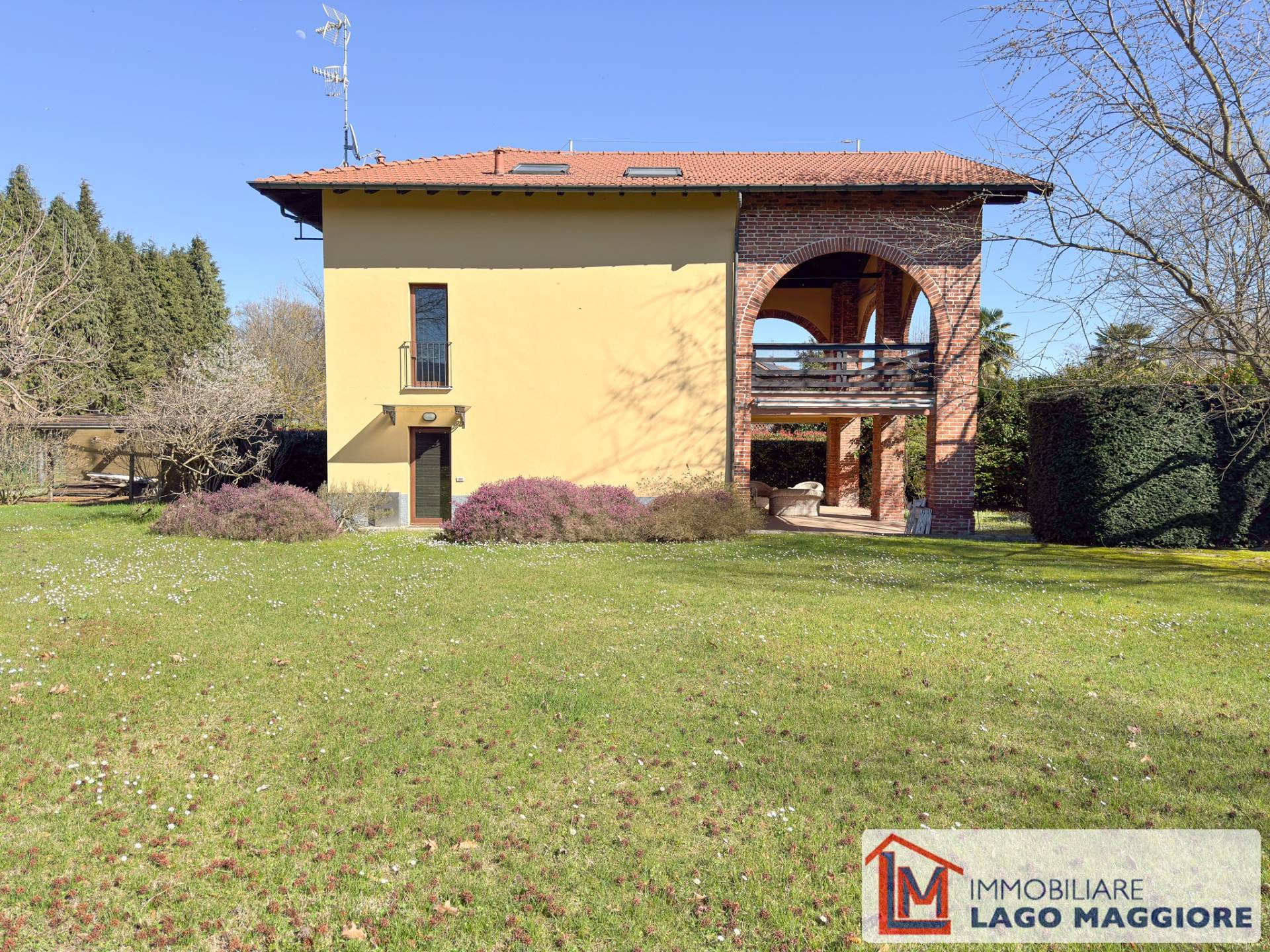 Villa in vendita a Ispra