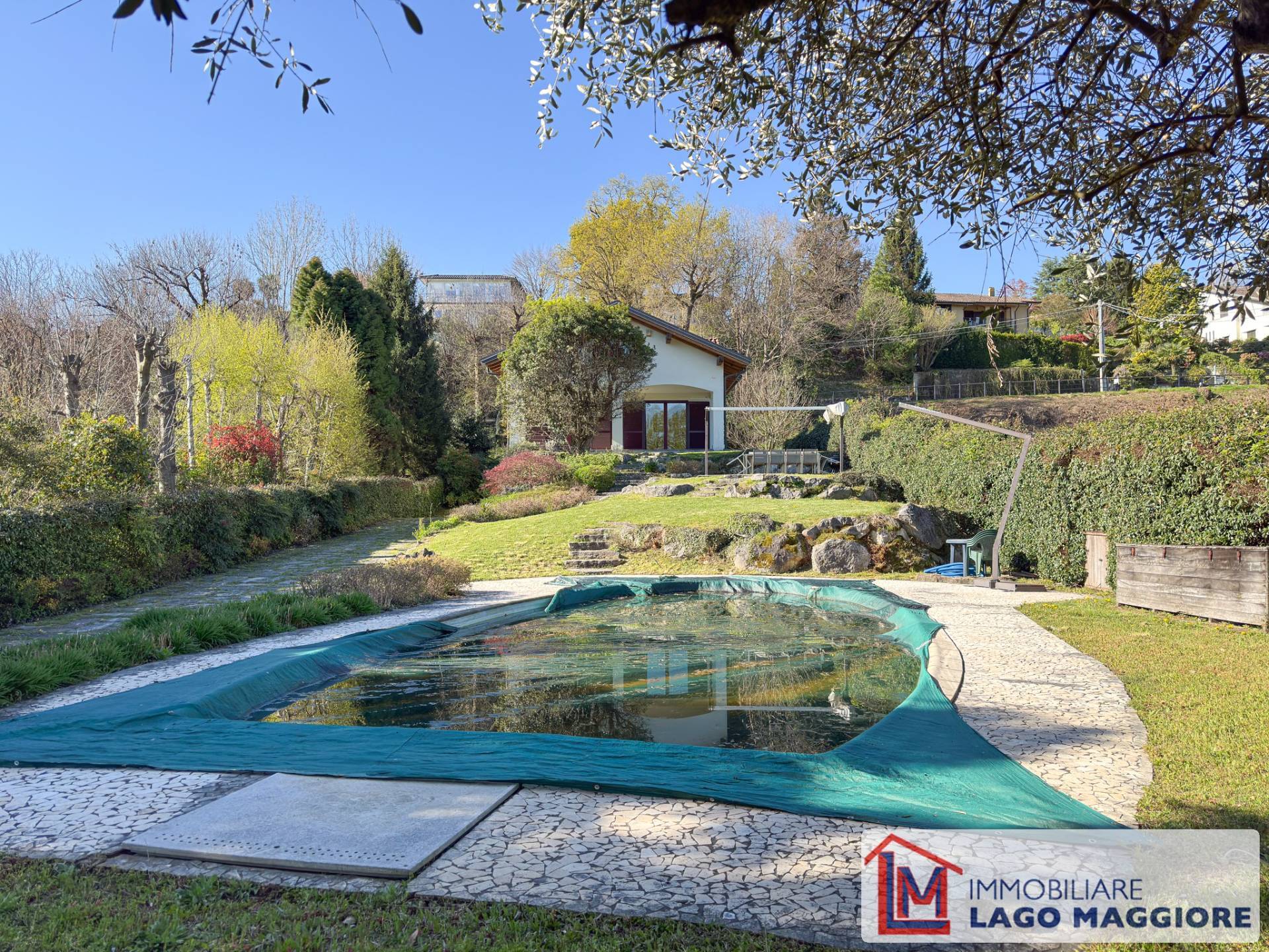 Villa in vendita a Ranco, Sass Cavalasc