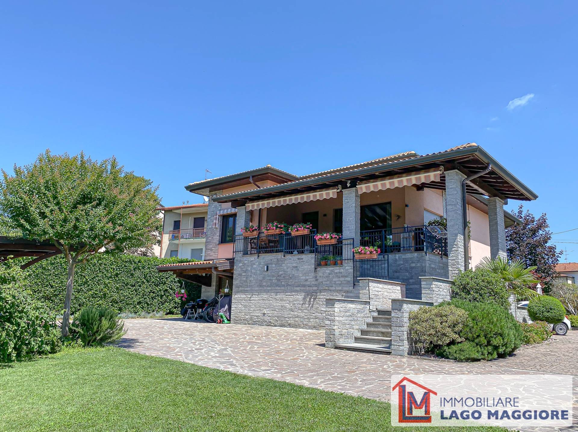 Villa in vendita a Ispra