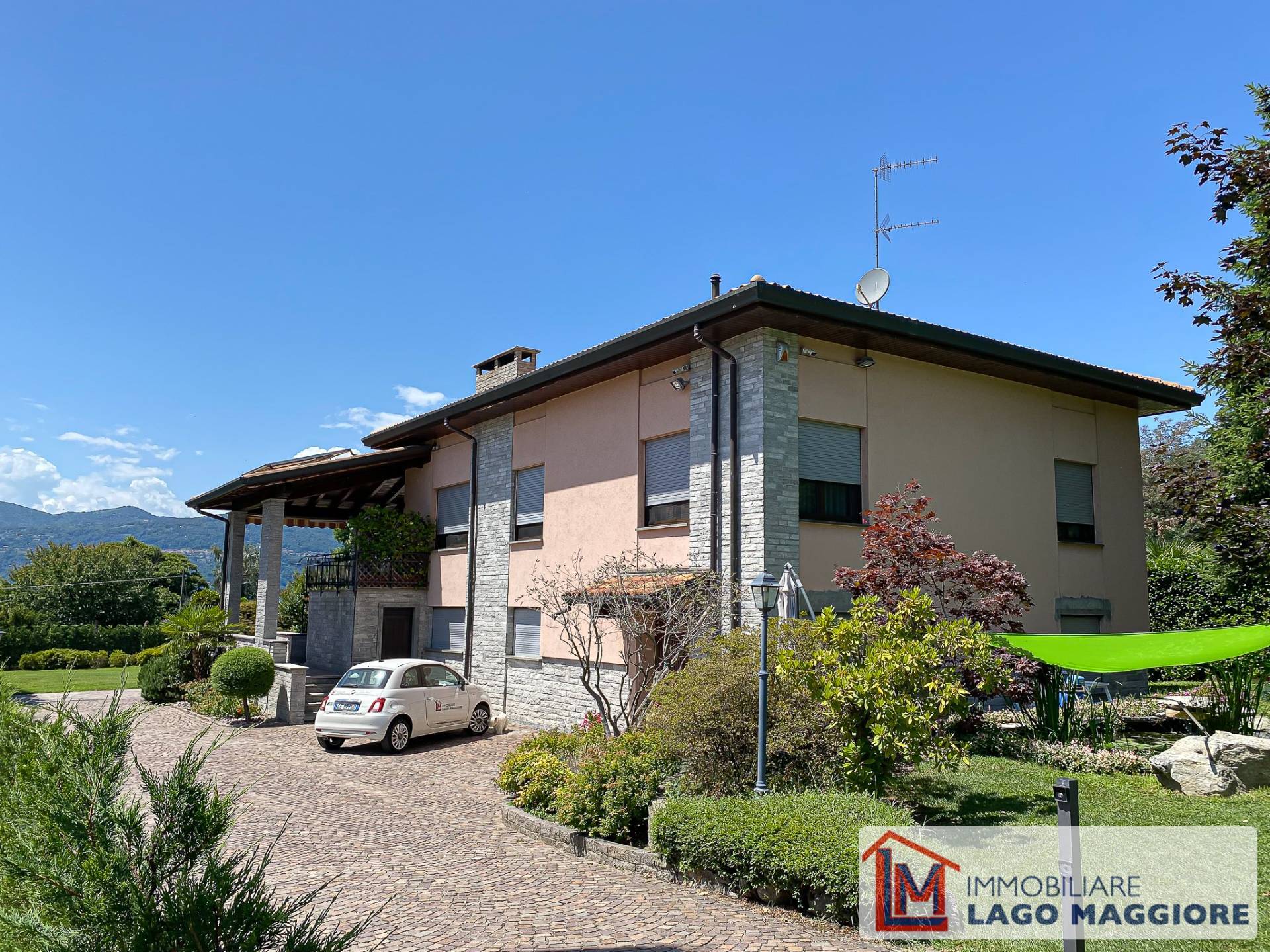 Villa in vendita a Ispra