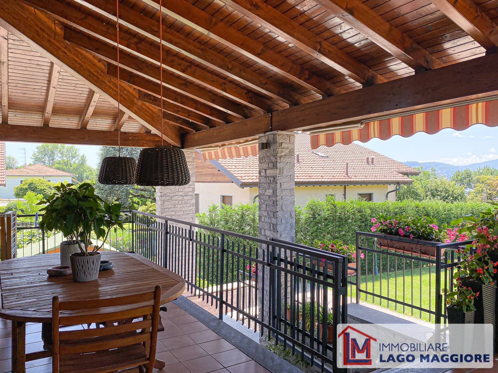 Villa in vendita a Ispra